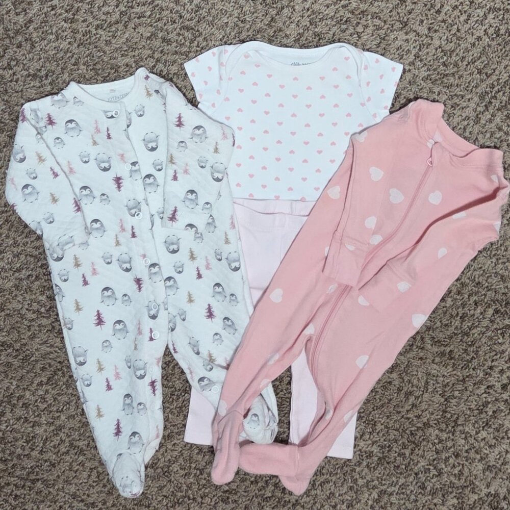 Baby Girl 3 Outfit Bundle, size 0-3 month